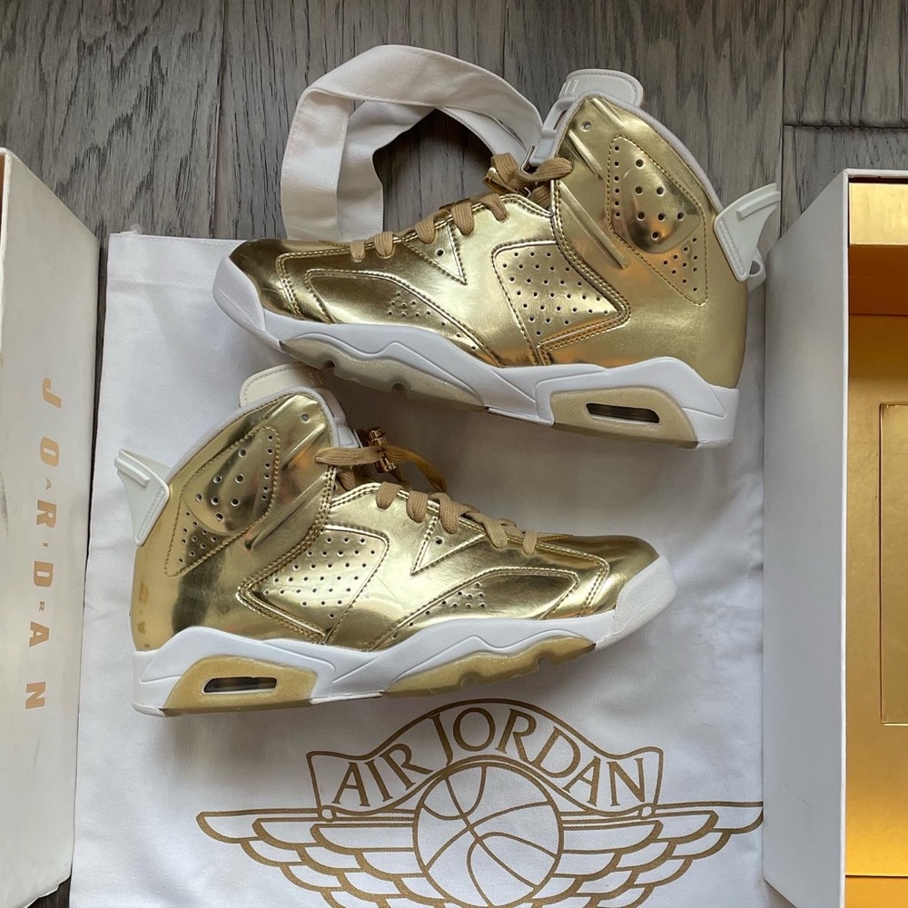 Jordan Retro 6 Pinnacle Gold size 8.5
